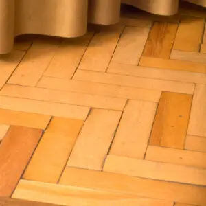 Restauración de parqué con pulido y vitrificado profesional desde $14.980 por m². Devuelve brillo y protección a tu piso de madera.